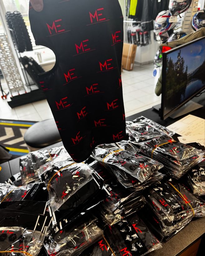 🔥 Stylové a praktické kukly pod helmu MOTOELIAS!🏍️ Perfektní ochrana proti chladu a větru, ideální pro každého motorkáře....